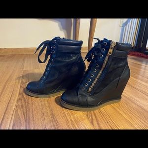 Black Report wedge heel boots womens size 8.5 excellent used condition